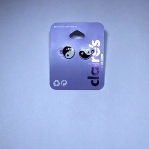 🌿3/10$Claire’s Yin Yang Studs
